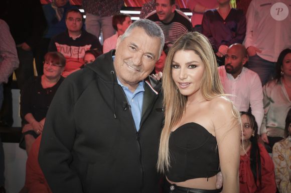 Sur le plateau de W9, le journaliste a même évoqué une perte de connaissance et un possible AVC.

Exclusif - Jean-Marie Bigard et sa femme Lola Marois - Enregistrement de l'émission "La Grosse Rigolade" présentée par C.Hanouna le 1er décembre qui sera diffusée à 21h10 sur C8 le Jeudi 8 décembre 2022 qui réunira les experts de la blague pour une soirée 100% Darka. © Jack Tribeca / Bestimage