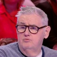 "J'ai aucun revenu" : Pierre Ménès passé de 165 à 103 kilos, il en dit plus sur son nouveau quotidien à plus de 400 km de Paris