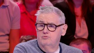 "J'ai aucun revenu" : Pierre Ménès passé de 165 à 103 kilos, il en dit plus sur son nouveau quotidien à plus de 400 km de Paris