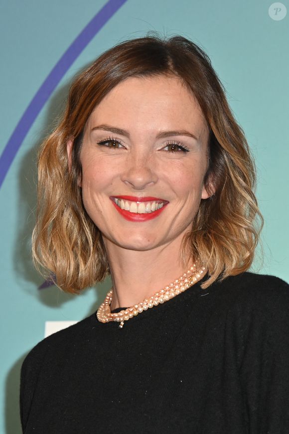 Isabelle Ithurburu arrive à la cérémonie d'ouverture du 27ème Festival du Film de Comédie à L'Alpe d'Huez, France, le 15 janvier 2024. Photo par Mireille Ampilhac/ABACAPRESS.COM