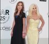 Fille de Donatella Versace et surtout...

Allegra et Donatella Versace - soirée de l'Amfar à Cannes en 2011