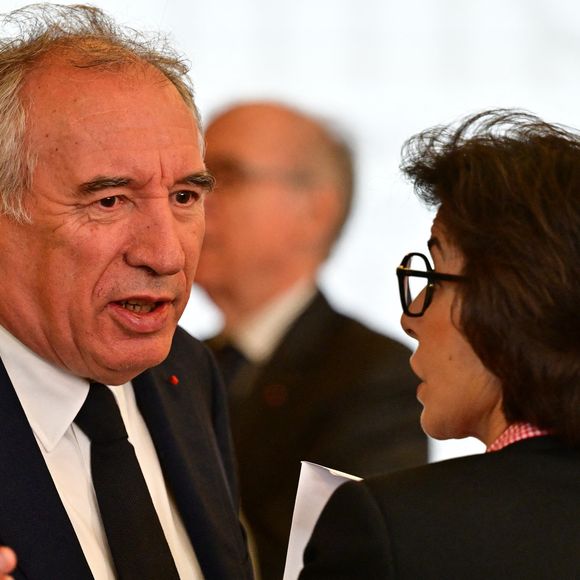 François Bayrou, Premier ministre et Rachida Dati, Ministre de la Culture - Le président français lors d'une cérémonie de remise de prix aux artisans et des fonctionnaires qui ont contribué à la restauration de la cathédrale Notre-Dame au palais de présidentiel de l'Élysée à Paris, France, le 15 avril 2025. © Christian Liewig/Bestimage