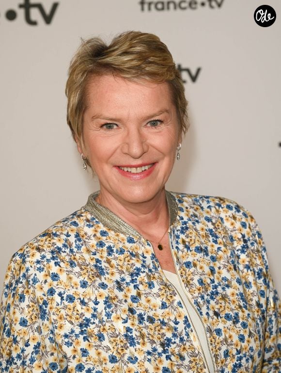 Elise Lucet au photocall pour la conférence de presse de rentrée de France TV à la Grande Halle de la Villette à Paris, France, le 6 juillet 2022. © Coadic Guirec/Bestimage
