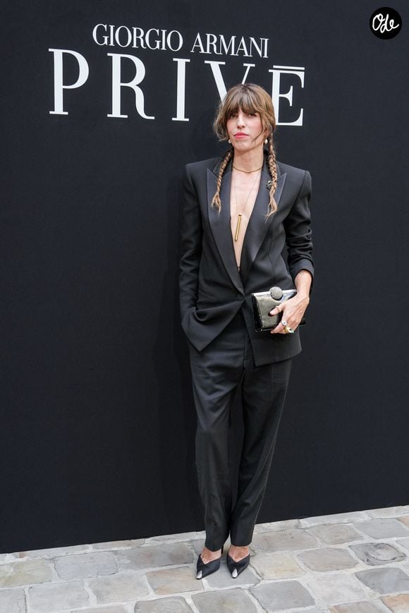 Lou Doillon assiste au défilé haute couture automne-hiver 2026/2027 de Giorgio Armani Privé, dans le cadre de la Fashion Week de Paris, le 7 juillet 2026 à Paris.

© Lucia Sabatelli