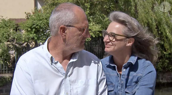 Isabelle a donc définitivement quitté son Alsace natale pour rejoindre Gilles dans sa ferme, entre chiens, chevaux et tracteurs.

Gilles et Isabelle dans "L'amour est dans le pré".