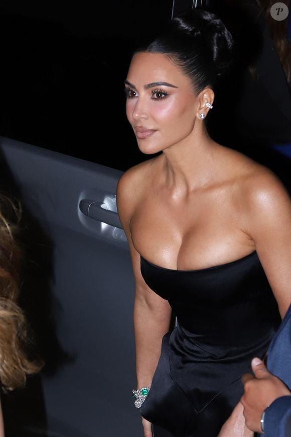 Kim Kardashian et Katy Perry arrivent au Grand Café du Grand Palais à Paris le 16 mai 2025. © Yoann Ouahcene / Bestimage