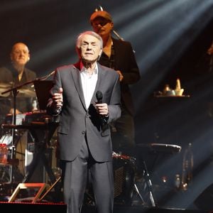 Salvatore Adamo en concert au Grand Rex à Paris. Le chanteur est de retour sur scène après l'annulation de plusieurs dates, suite à des problèmes de santé. Le 5 juin 2024
© Marc Ausset-Lacroix / Bestimage