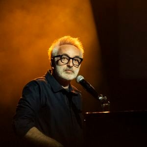 Vincent Delerm - Scène du Gala de la Fondation Recherche Alzheimer placée sous le signe de l’émotion et du partage avec un concert unique sur le thème "2 générations chantent pour la 3ème" à l’Olympia à Paris le 17 mars 2025. © Olivier Borde - Bertrand Rindoff/Bestimage