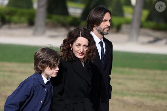 Eva Jospin et son compagnon Adriano Valerio - Hommage national rendu à l'ancien Premier ministre français Lionel Jospin à l'Hôtel des Invalides à Paris le 26 mars 2026. Dominique Jacovides/Bestimage