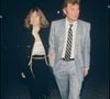Impossible d'oublier l'histoire d'amour de Johnny Hallyday et Nathalie Baye... Et une hilarante anecdote à leur sujet a fait écho à une autre concernant Jamel Debbouze et Mélissa Theuriau.
Archives - Johnny Hallday et Nathalie Baye après la pièce de théâtre "Desire. (Bestimage).