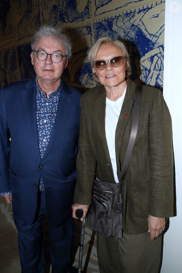 Dominique Besnehard et Muriel Robin - Line Renaud fait don de ses archives aux Archives Nationales au Ministère de la Culture, Paris le 12 Mai 2025. L’ex-meneuse de revue qui fêtera ses 97 ans le 2 juillet prochain a remis à la ministre de la Culture R. Dati, la lettre par laquelle elle fait don de ses archives (correspondances, papiers et documents personnels et professionnels) à l’État. Un moment fort en émotions qu’elle a partagé avec ses «enfants de cœur». © Bertrand Rindoff / Bestimage