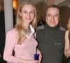 L'auteur à succès avait connu plusieurs histoires sentimentales...

L'auteur français Paul-Loup Sulitzer (à droite), sa compagne Eva Kowalewska et l'acteur Jean Edouard Lipa assistent à l'inauguration du nouveau showroom 'Rue Richelieu' à Paris, France, le 17 mars 2005. Photo de Benoit Pinguet/ABACA.