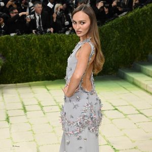 Lily-Rose Depp au Met Gala 2026 célébrant l'ouverture de l'exposition "Costume Art" qui s'est tenu le 4 mai 2026 au Metropolitan Museum of Art à New York. |Photocall du "MET Gala 2025" au Metropolitan Museum of Art à New York. STARMAX / BESTIMAGE