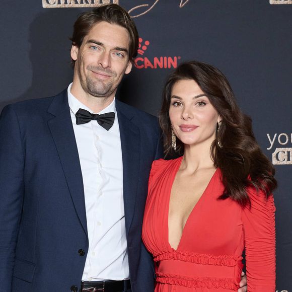 Alice Detollenaere a révélé avoir subi une mastectomie après avoir appris qu'elle était atteinte d'un cancer du sein. 

Camille Lacourt et sa compagne Alice Detollenaere - Photocall de la première édition du "You Care Charity Gala" en faveur de la cause animale et de l'environnement au Cercle Interalliée à Paris © Cyril Moreau/Bestimage
