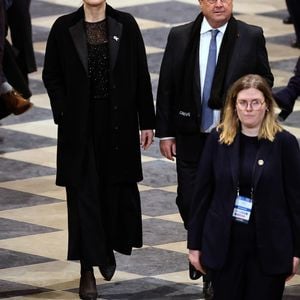 Julie Gayet et son mari François Hollande - Cérémonie de réouverture de la cathédrale Notre-Dame de Paris, le 7 décembre 2024. Joyau de l’art gothique, lieu de culte et de culture, symbole universel de la France et de son histoire, la cathédrale de Notre-Dame de Paris rouvre ses portes les 7 et 8 décembre, cinq ans après le terrible incendie qui l’avait ravagée le 15 avril 2019. 
© Dominique Jacovides / Bestimage