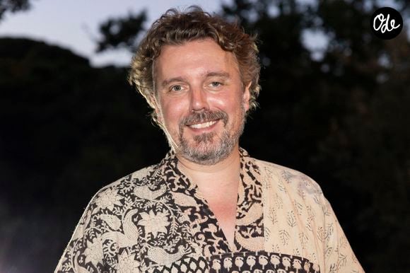Alex Vizorek - François Berléand et Nicolas Briançon interprètent l'univers déjanté et mythique de Poiret et Serrault au théâtre de verdure lors du Festival de Ramatuelle le 3 aout 2024. © Cyril Bruneau/Festival de Ramatuelle/Bestimage
