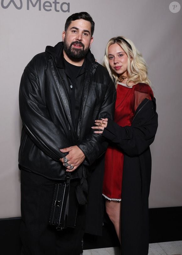 Le duo était également présent lors de la soirée anniversaire des 25 ans de la Terrasse de Albane pendant le 79ème Festival International du Film de Cannes ce 15 mai 2026. 

Exclusif - Artus et Kim Higelin lors de la soirée anniversaire des 25 ans de la Terrasse de Albane pendant le 79ème Festival International du Film de Cannes, France, le 15 mai 2026. © Denis Guignebourg/Bestimage