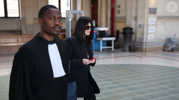 Isabelle Adjani arrive pour la tenue de son procès en appel (chambre 2-13) pour fraude fiscale, au Palais de Justice de Paris, le 27 février 2026.
© Julien Sarkissian/Bestimage