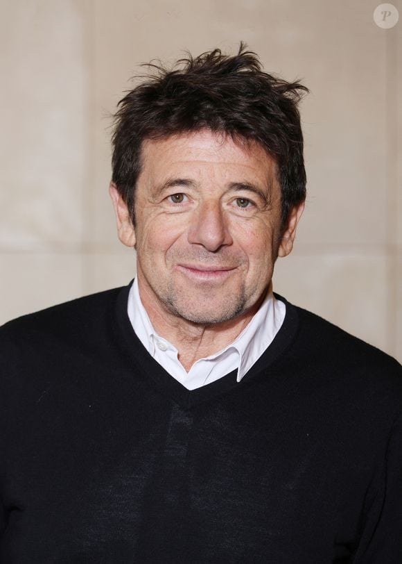 Malgré l'abandon des festivals, du Cirque d'hiver et son retrait des Enfoirés, la tournée des Zéniths du chanteur prévue cet automne reste pour l'instant maintenue.

Exclusif - Patrick Bruel lors de la nomination de Stéphane Bern comme Pape du Patrimoine lors de la Saint Clément au restaurant Alain Ducasse Baccarat, à Paris, France, le 20 novembre 2025. © Denis Guignebourg/Bestimage