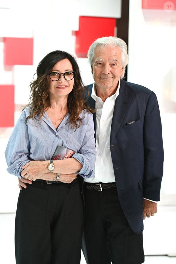 Evelyne Bouix et Pierre Arditi - Enregistrement de l'émission "Vivement Dimanche prochain" présentée par M.Drucker et diffusée le 19 septembre 2021 sur France 2. Le 11 septembre 2021
© Guillaume Gaffiot / Bestimage