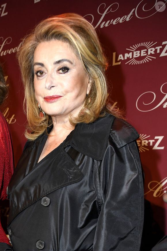 Catherine Deneuve a alors un mauvais pressentiment, qui se confirme rapidement

Catherine Deneuve - Soirée "Lambertz Monday Night" à Cologne le 3 février 2025.
Action Press / Bestimage