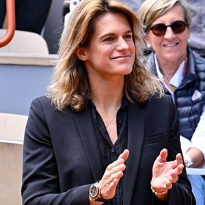 Amélie Mauresmo (Directrice de Roland Garros) - Célébrités dans les tribunes des Internationaux de France de tennis de Roland Garros 2024 à Paris le 6 juin 2024. Chryslene Caillaud / Panoramic / Bestimage