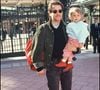 Il confie que devenir père l'a aidé à écrire des chansons plus profondes.

Francis Cabrel et sa fille Manon à l'inauguration de Disneyland Paris en 1992. © Bestimage