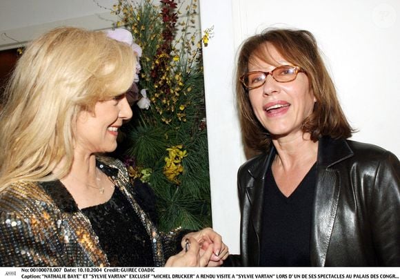 Nathalie Baye et Sylvie Vartan - Michel Drucker a rendu visite à Sylvie Vartan lors de l'un de ses spectacles au Palais des congrès à Paris