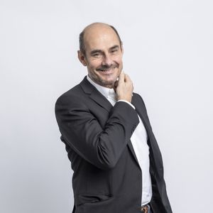 Exclusif - Bernard Campan - Jour 4 - Studio - Enregistrement de l'émission "Le grand restaurant,  la guerre de l’étoile », diffusée le 15 décembre sur M6
© Cyril Moreau / Bestimage