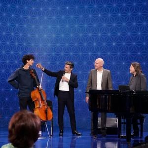 Exclusif - guest, pour les surprises lors de l'enregistrement de l'émission "La Boîte à secrets", présentée par F.Bollaert et diffusée le 10 octobre 2025 sur France 3, dans les studios du Lendit à Saint-Denis, Seine Saint-Denis, France, le 22 septembre 2025. © Jack Tribeca/Bestimage