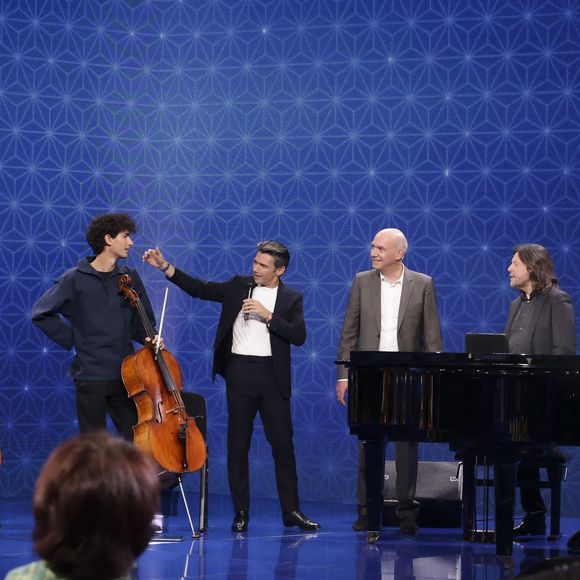 Exclusif - guest, pour les surprises lors de l'enregistrement de l'émission "La Boîte à secrets", présentée par F.Bollaert et diffusée le 10 octobre 2025 sur France 3, dans les studios du Lendit à Saint-Denis, Seine Saint-Denis, France, le 22 septembre 2025. © Jack Tribeca/Bestimage