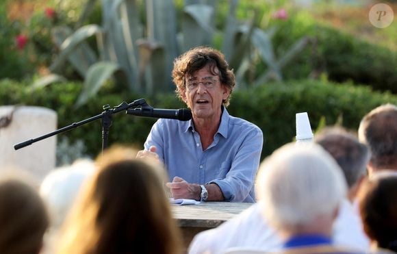 Exclusif - Luc Ferry - Luc Ferry a donné une conférence sur le port de Port-Grimaud, le 27 juillet 2020. © Jacovides/Moreau/Bestimage