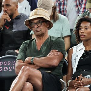 Yannick Noah et sa compagne Malika - Les célébrités en tribunes pendant l'épreuve de basketball de Demi-Finale opposant la France à l'Allemagne lors des Jeux Olympiques de Paris 2024 (JO) à l'Arena Bercy, à Paris, France, le 8 août 2024. © Jacovides-Perusseau/Bestimage