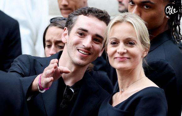 Gaston Ardisson, Audrey Crespo-Mara et son fils Sékou - Sorties des obsèques de Thierry Ardisson dans l'église Saint-Roch de Paris, France. © Clovis-Jacovides/Bestimage