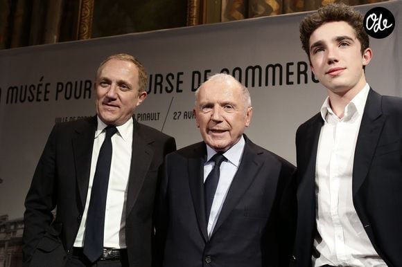 François-Henri Pinault, son fils François Pinault et François Pinault lors de la conférence de presse "Un musée pour la Bourse de Commerce" à l'Hotel de Ville de Paris, le 27 avril 2016. © Stephane Lemouton/Bestimage