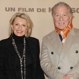 "Moi, ce que j'aime dans les marchés, c'est tout d'abord de discuter avec les commerçants et de trouver évidemment des produits frais, mais aussi des habits ou des sacs."

Sophie Davant et son compagnon William Leymergie - Avant-première du film "Ma Mère, Dieu et Sylvie Vartan" au cinéma Pathé Palace à Paris le 17 mars 2025. © Coadic Guirec/Bestimage