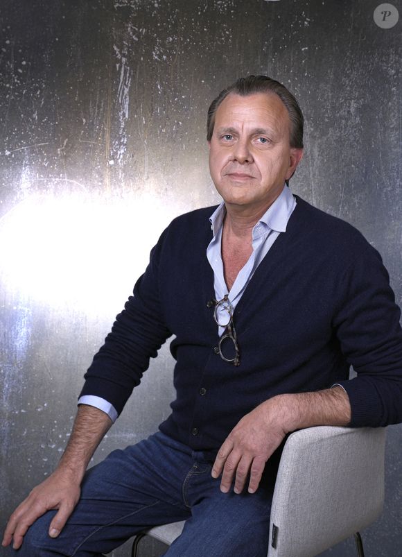 La chanson de Claude François a vu ses écoutes bondir de +242 % sur toutes les plateformes, en France et à l’international

Portrait de Claude François Junior lors de l'enregistrement de l'émission "Chez Jordan de Luxe" à Paris. Le 6 mars 2024
© Cédric Perrin / Bestimage