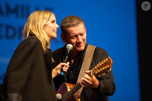 Voilà une décision qui permet sans doute d'enlever un peu de chagrin à une séparation. Et de faciliter peut-être aussi un peu la tâche, quand vient le jour de se dire au revoir...
Dany Boon et son ex-compagne Laurence Arné - Présentation du film "La famille Hennedricks" lors de la 7ème édition du Festival Ciné Comédies à Lens le 30 mai 2024. © Sabrina Mariez via Bestimage