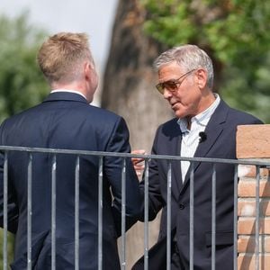 George Clooney durant la 82e édition du Festival international du film de Venise (La Mostra, ndlr) le mercredi 27 août 2025 en Italie. 
Crédit : Backgrid UK/ Bestimage