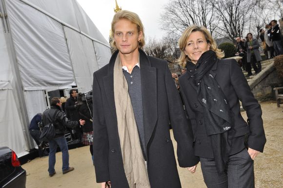 Claire Chazal et Arnaud Lemaire assistent au défilé de la collection Haute-Couture Christian Dior printemps-été 2009 au Musée Rodin à Paris, France, le 26 janvier 2009. Photo de Frederic Nebinger/ABACAPRESS.COM