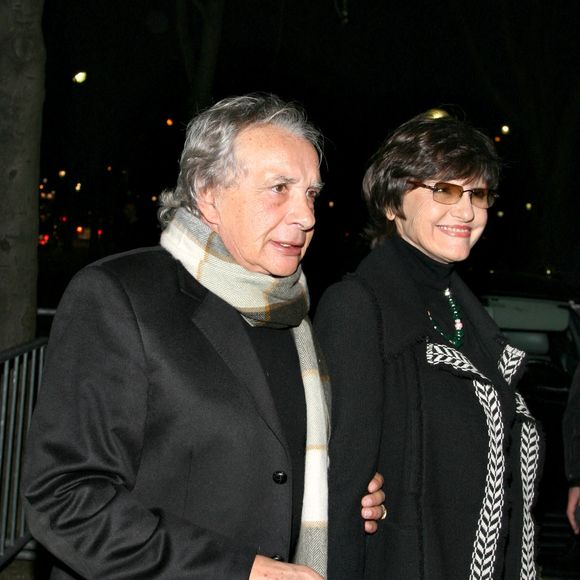 Michel Sardou et sa femme Anne-Marie Perier arrivent à la première de la pièce 'Sur la route de Madison' avec Alain Delon et Mireille Darc au théâtre Marigny à Paris, France le 29 janvier 2007. Photo by Denis Guignebourg/ABACAPRESS.COM