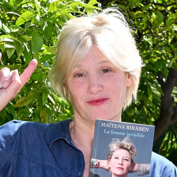 Maïtena Biraben (pour son livre "La femme invisible") durant la 28ème édition du Festival du Livre de Nice au Jardin Albert 1er.
© Bruno Bebert / Bestimage