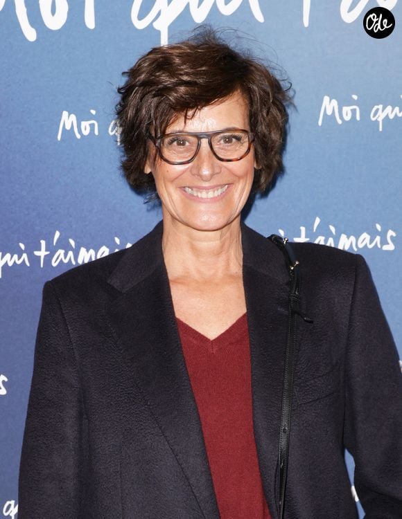 Son univers de mode repose ainsi sur un chic parisien mêlant élégance, simplicité et décontraction.

Inès de La Fressange -Avant-première du film "Moi qui t'aimais" au Publicis Cinémas à Paris à Paris le 25 septembre 2025. c Coadic Guirec/Bestimage