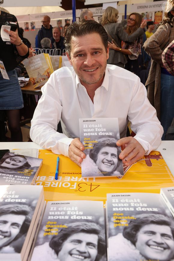 Elle a prêté sa voix à deux superproductions Disney 

Julien Dassin à la Hall Georges Brassens de Brive-la-Gaillarde pour la 43 ème Foire du Livre de Brive, le 8 novembre 2025. © Jean-Marc Lhomer/Bestimage
