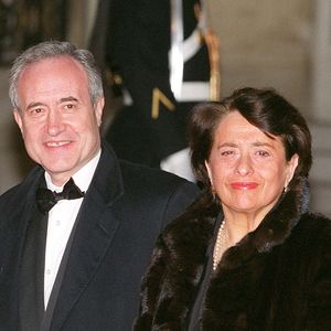 Le rockeur va alors la prendre pour la mère de Jean Tiberi. 

Jean Tiberi et sa femme Xavière lors d'un dîner à l'Elysée à Paris JEAN LOUIS MACAULT / BESTIMAGE