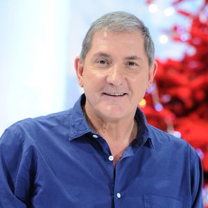 Exclusif - Yves Calvi - Enregistrement de l'émission "Vivement Dimanche" présentée par M.Drucker et diffusée le 8 décembre 2019 sur France 2. Le 2 novembre 2019 © Guillaume Gaffiot / Bestimage