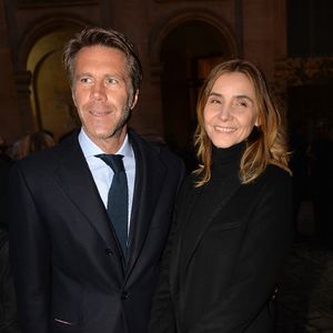 Rare apparition officielle d'Emmanuel-Philibert de Savoie et sa femmme Clotilde Courau 

Le prince Emmanuel-Philibert de Savoie et sa femmme Clotilde Courau lors de la cérémonie d'installation de F.Mitterrand à l'académie des Beaux-Arts à Paris, © Veeren/Bestimage