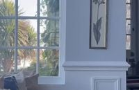 Hugo Manos dans le Petit Manoir de Laurent Ruquier à Villerville, avec leur chien Tigane. Le 25 juin 2023