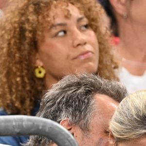 Anne-Sophie Lapix et son mari Arthur Sadoun dans les tribunes de la finale Hommes "France vs Pologne" de volley-ball lors des Jeux Olympiques Paris 2024. Le 10 août 2024
© P.Perusseau-D.Jacovides / Bestimage