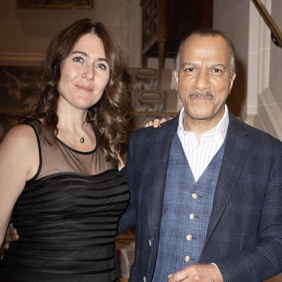 Sa compagne Adriana Santin et ses amis lui ont conseillé d'exposer ses oeuvres.

Pascal Légitimus et Adriana Santini assistent au Gala des Stethos d'or 2024 à l'Hôtel George V, le 18 mars 2024 à Paris, France. Photo David NIVIERE/ABACAPRESS.COM
